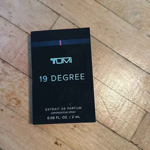 9 Travel Scents for Men - Picture 2 of 10